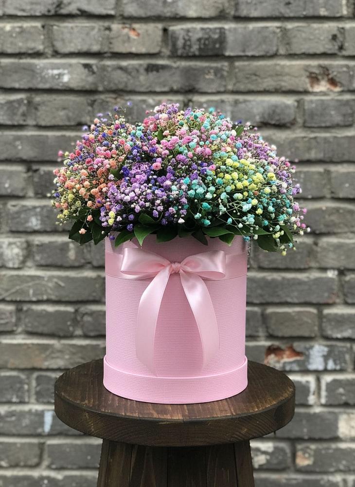 Цветочная композиция из Гипсофила и Розы в шляпной коробке в Комсомольске Ивановской области