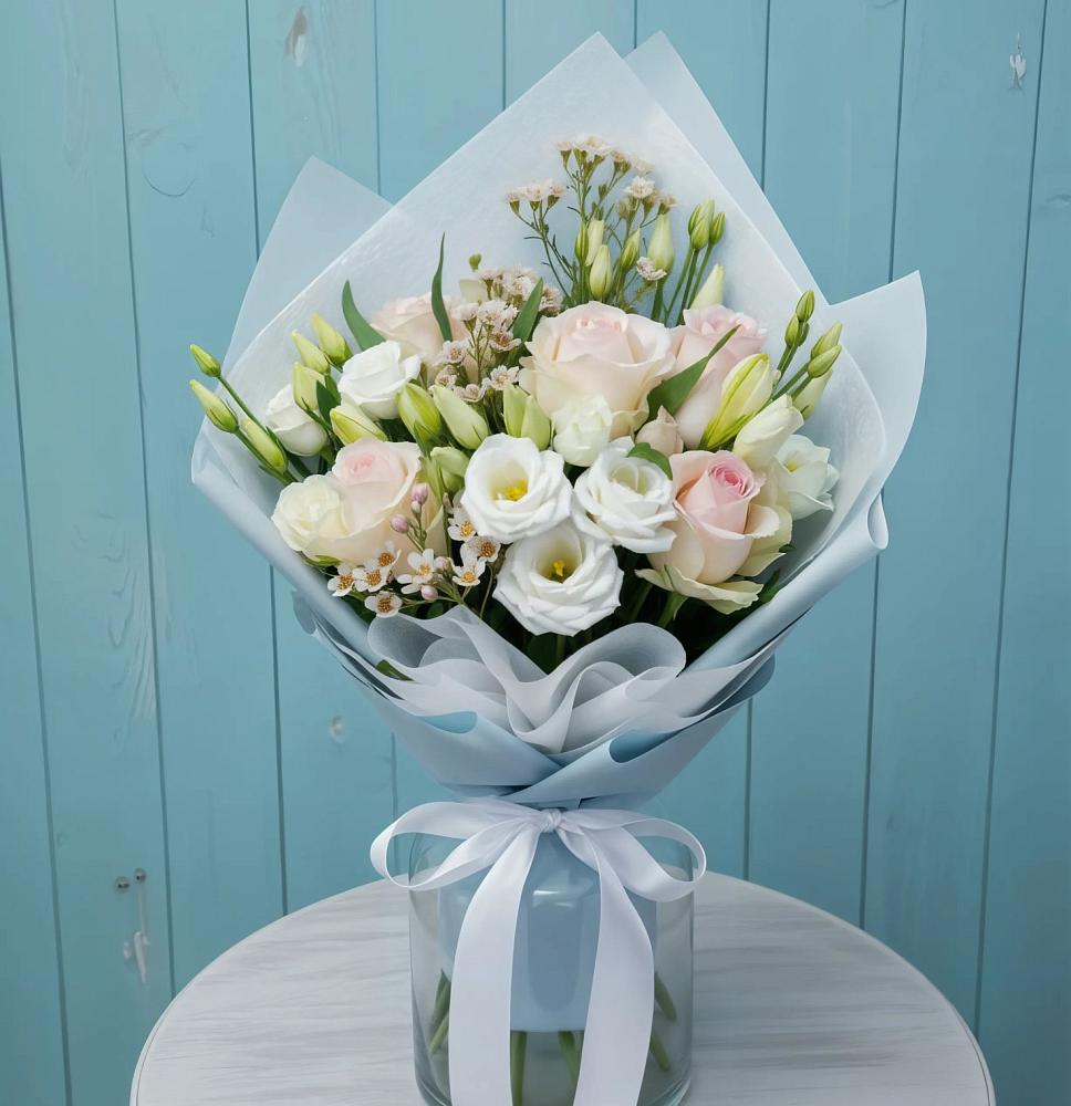 Букет цветов из: Розы и Лизиантусы в Комсомольске Ивановской области