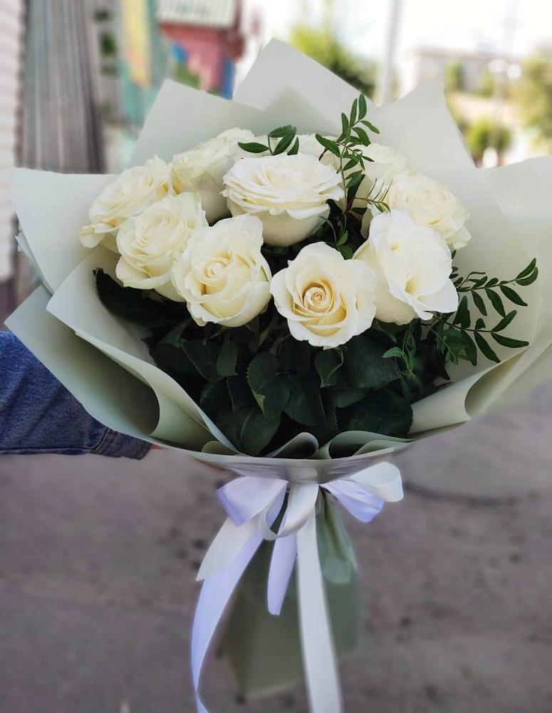 Букет Белые розы Проуд в Комсомольске Ивановской области