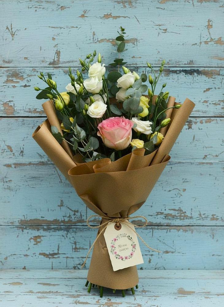 Букет цветов из: Розы и Лизиантусы в Комсомольске Ивановской области