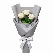 Букет 3 белые розы в Комсомольске Ивановской области
