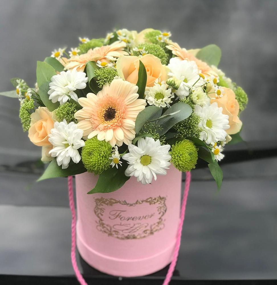 Цветочная композиция из Розы, Герберы и Хризантемы в шляпной коробке в Комсомольске Ивановской области