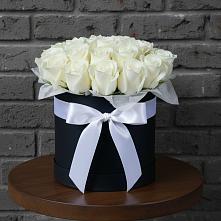 Цветочная композиция из Розы в шляпной коробке в Комсомольске Ивановской области