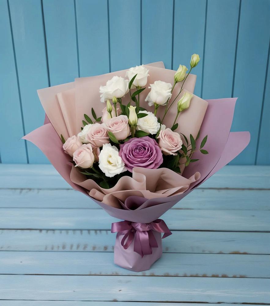 Букет цветов из: Розы и Лизиантусы в Комсомольске Ивановской области